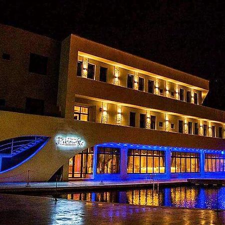 Pik Elegance Hotel Ploiesti Ngoại thất bức ảnh