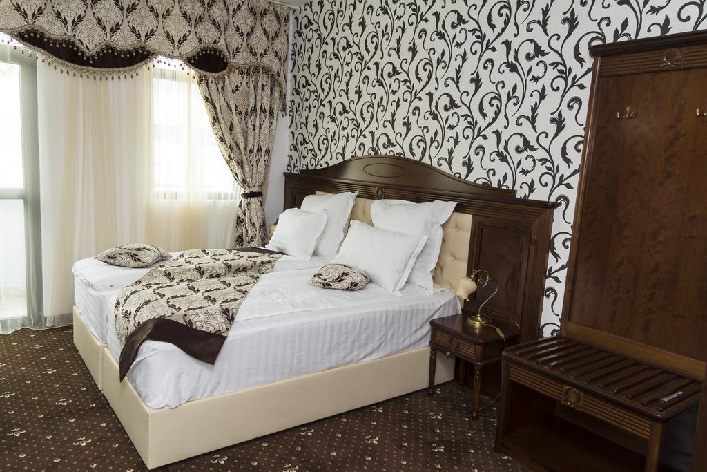 Pik Elegance Hotel Ploiesti Phòng bức ảnh