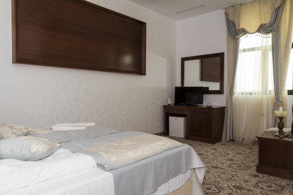 Pik Elegance Hotel Ploiesti Phòng bức ảnh