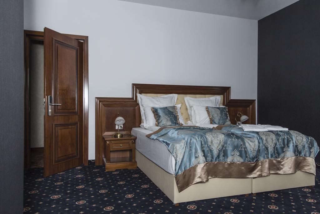 Pik Elegance Hotel Ploiesti Phòng bức ảnh