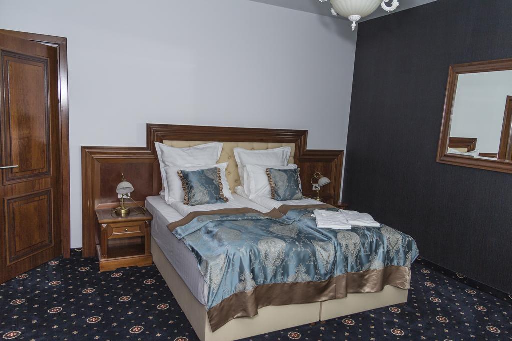 Pik Elegance Hotel Ploiesti Phòng bức ảnh