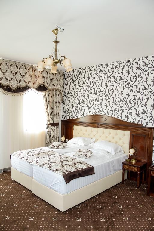 Pik Elegance Hotel Ploiesti Phòng bức ảnh