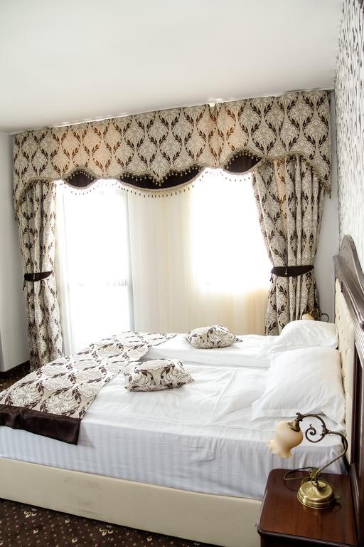 Pik Elegance Hotel Ploiesti Phòng bức ảnh