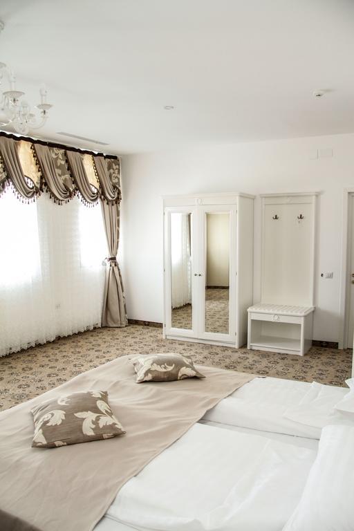 Pik Elegance Hotel Ploiesti Phòng bức ảnh