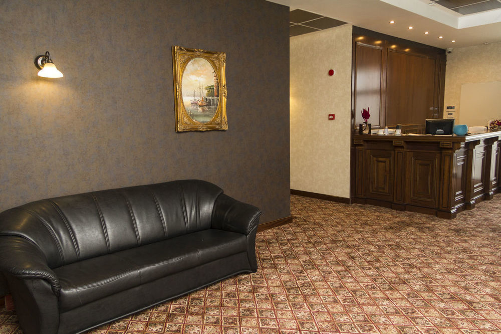 Pik Elegance Hotel Ploiesti Ngoại thất bức ảnh