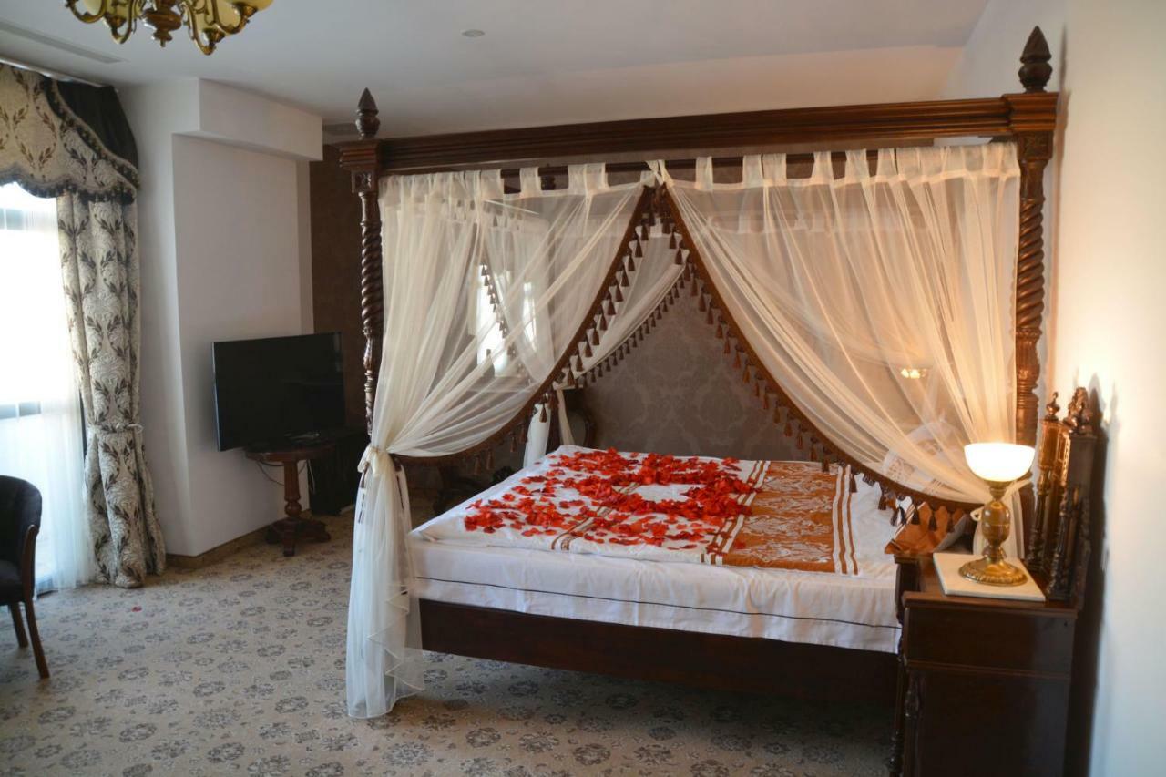Pik Elegance Hotel Ploiesti Ngoại thất bức ảnh