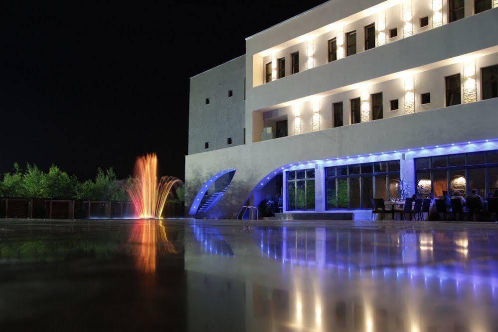 Pik Elegance Hotel Ploiesti Ngoại thất bức ảnh