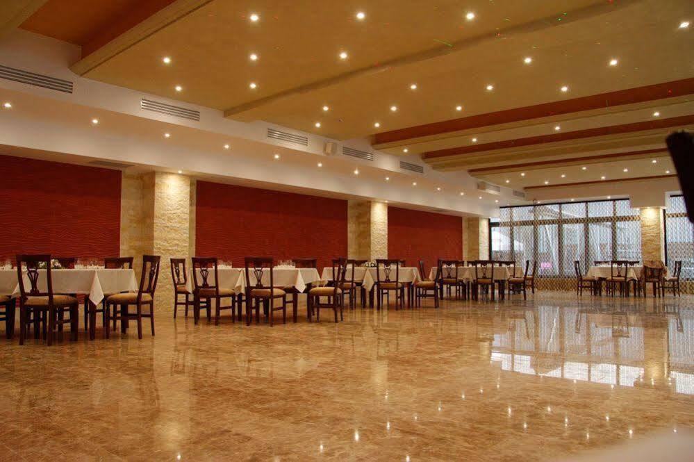 Pik Elegance Hotel Ploiesti Ngoại thất bức ảnh