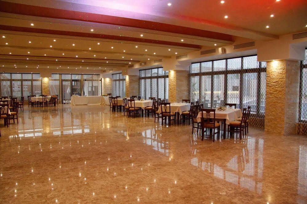 Pik Elegance Hotel Ploiesti Ngoại thất bức ảnh