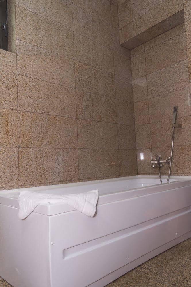 Pik Elegance Hotel Ploiesti Ngoại thất bức ảnh