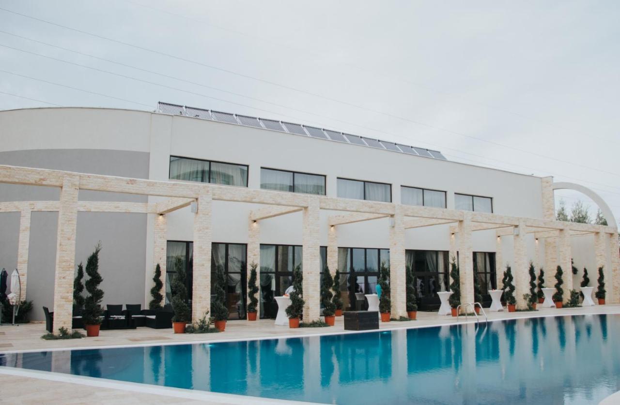 Pik Elegance Hotel Ploiesti Ngoại thất bức ảnh