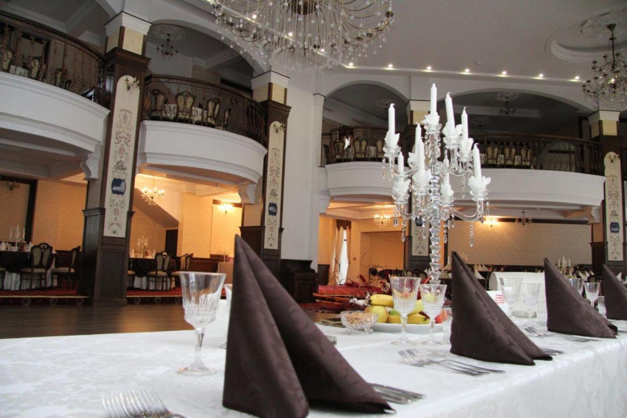 Pik Elegance Hotel Ploiesti Ngoại thất bức ảnh
